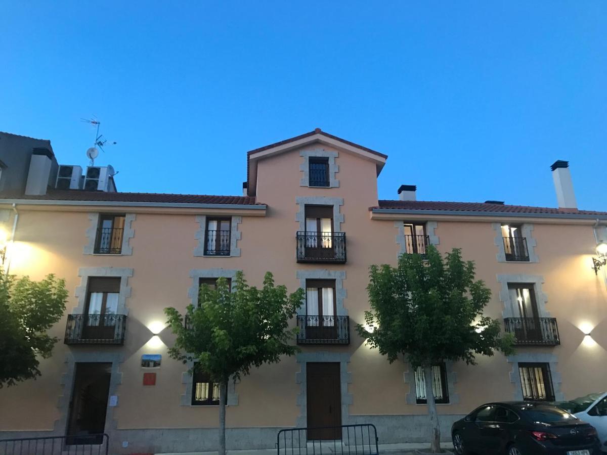 Apartamentos Turisticos Escorraladas Baltanás Extérieur photo