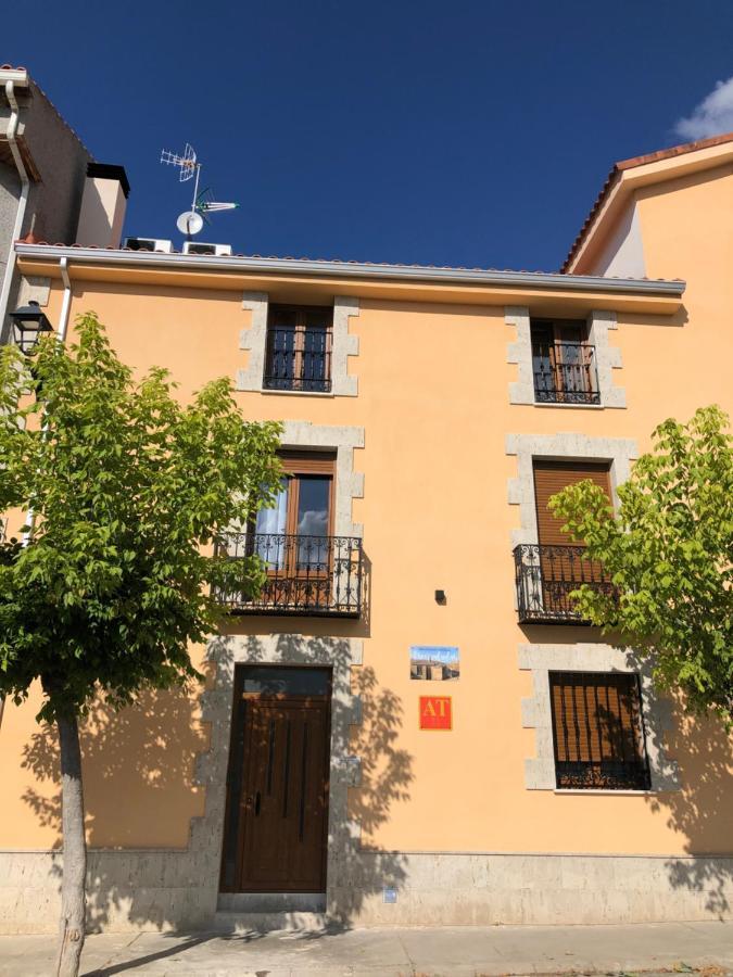 Apartamentos Turisticos Escorraladas Baltanás Extérieur photo