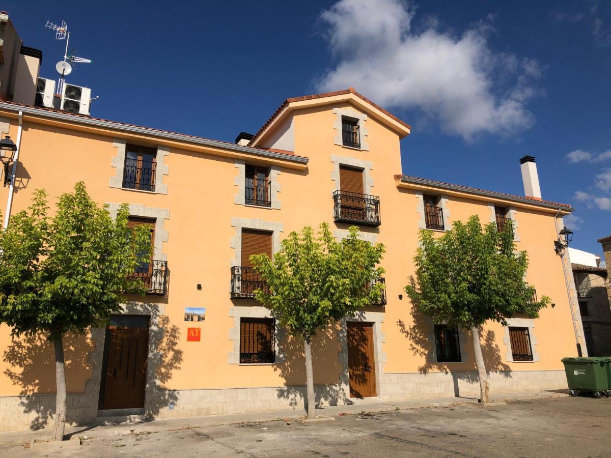 Apartamentos Turisticos Escorraladas Baltanás Extérieur photo