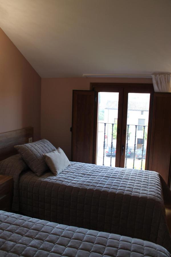 Apartamentos Turisticos Escorraladas Baltanás Extérieur photo
