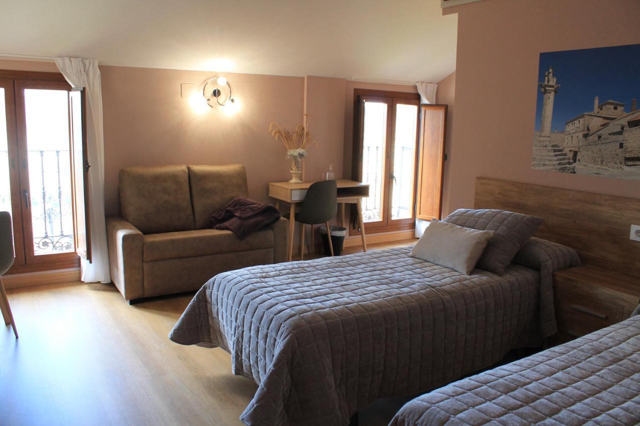 Apartamentos Turisticos Escorraladas Baltanás Extérieur photo